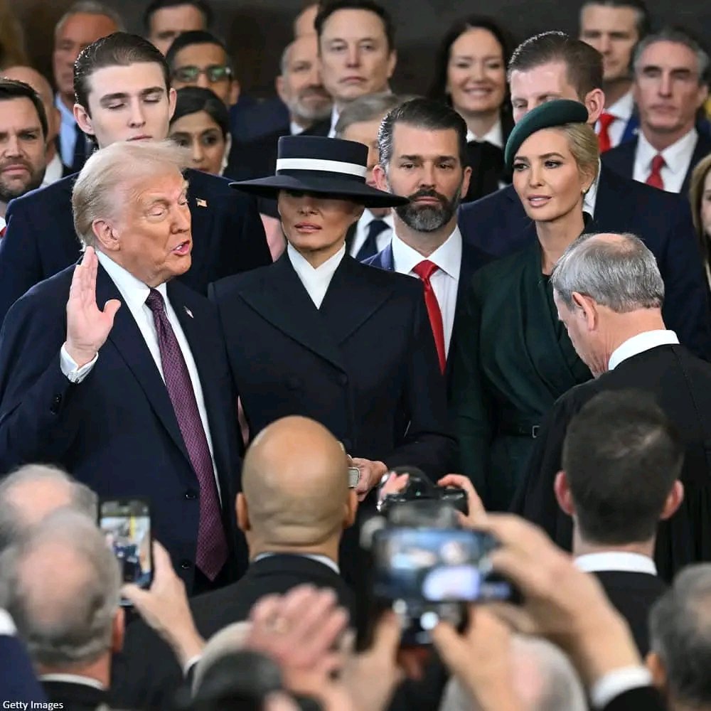FreshGeezy's tweet photo. Just the hat! The hat! From The first lady guy's! https://t.co/8xeCY84qSr