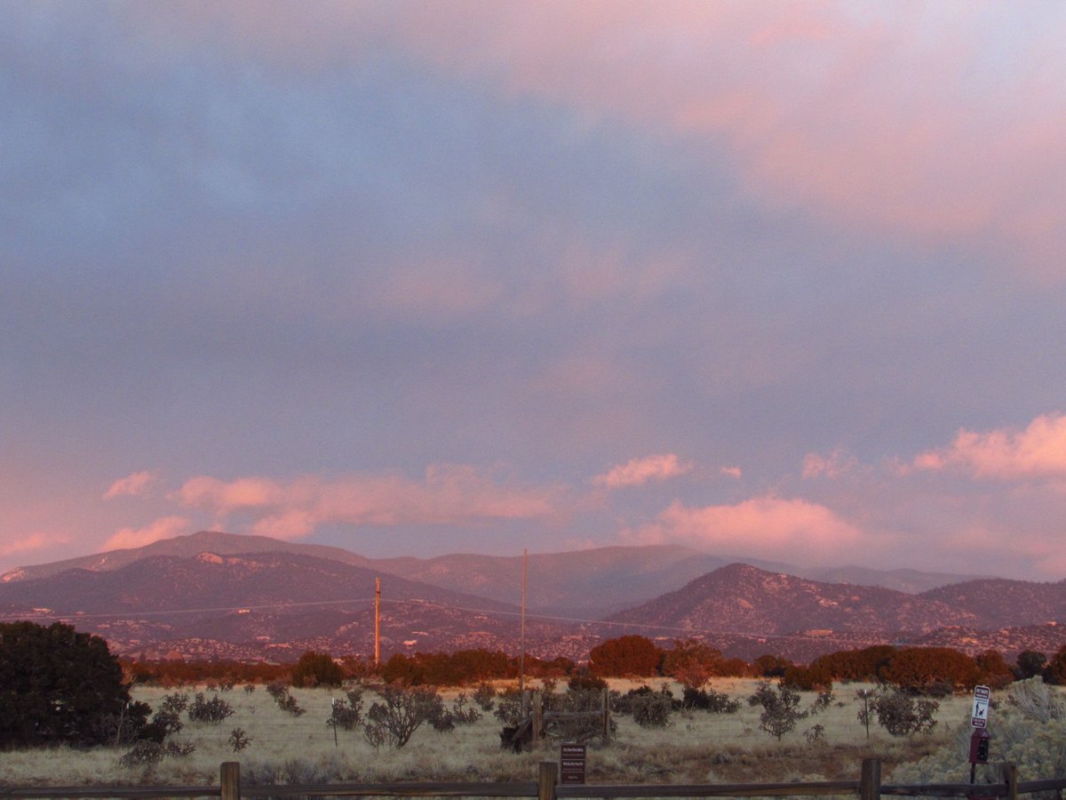sfpl's tweet image. Another gorgeous #SantaFeSunset in the books!

#LandOfEnchantment #SantaFeNM