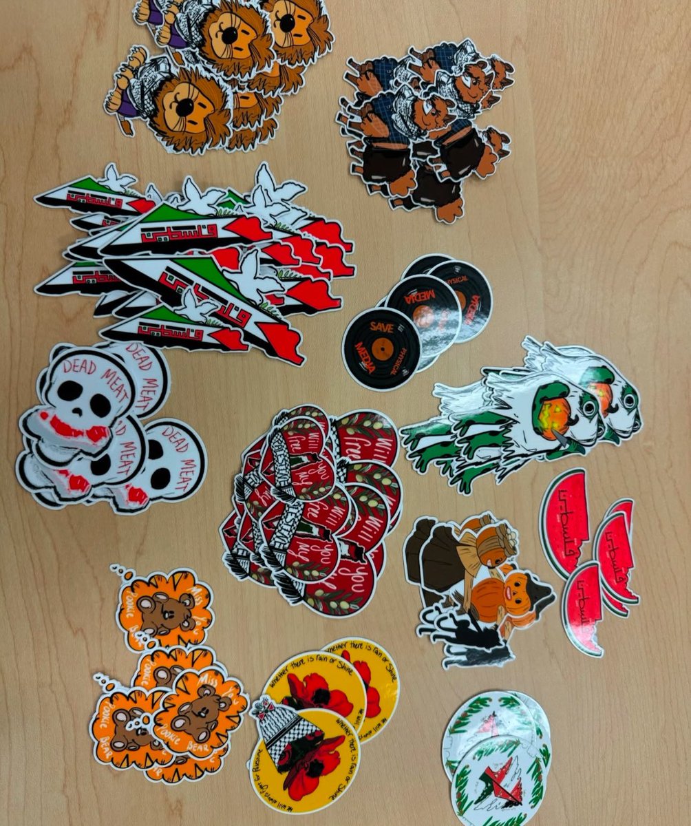 HorrorHijabi's tweet image. Did you know that if you live in the US you can purchase my homemade palestinian apparel and that all the proceeds go to our ongoing fundraiser to palestine &amp;lt;3 
ko-fi.com/sitcomabed/shop