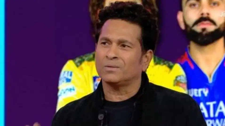 the_sports_x's tweet image. A MOMENT FOR MOM!
Sachin Tendulkar reveals he requested BCCI to stage his last Test at Wankhede Stadium so his MOTHER could watch him play one last time!
Heartwarming reason behind the Little Master's request! #SachinTendulkar #WankhedeStadium #LastTest