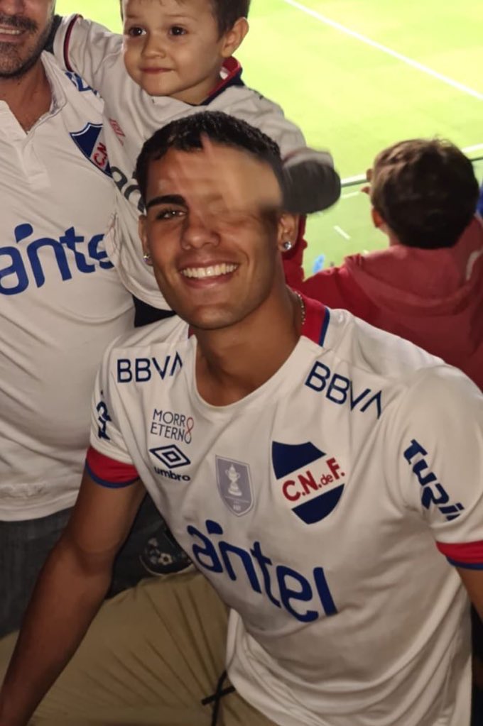 EL TIPO FIRMÓ HOY DEBUTÓ Y CLAVO A LA GALLINA SUBIDO A ESTE BARCO NACIONAL NACIONAL