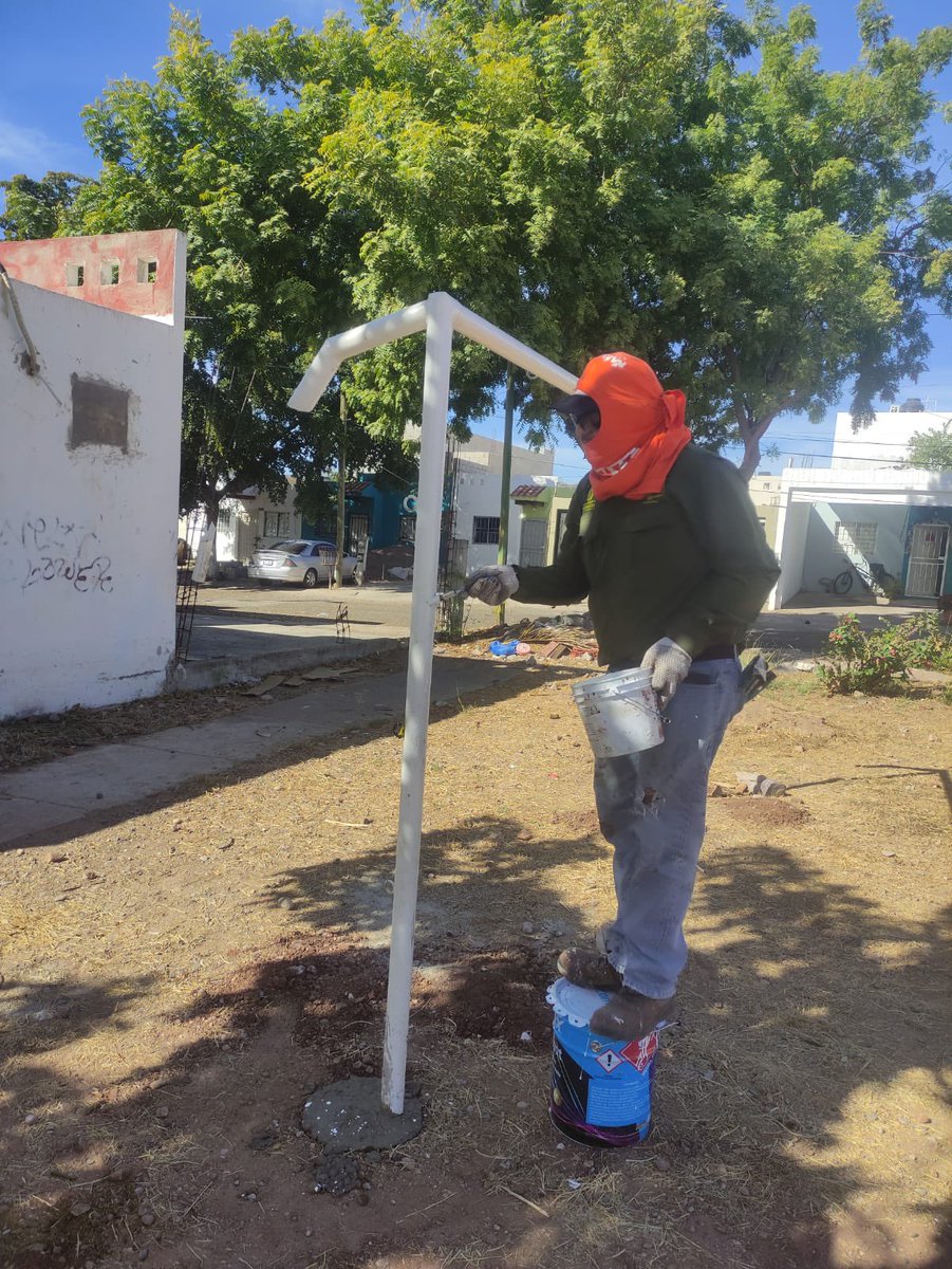 imdeccln's tweet photo. Seguimos acondicionando espacios deportivos para la práctica deportiva. En esta ocasión, se instalaron dos porterías en el Parque Palo Alto del Fraccionamiento Los Ángeles. Listo para que ruede el balón.⚽️⚽️

#CapitalDeBienestar
#AyuntamientoDeCuliacán https://t.co/7rgUpwBKTX