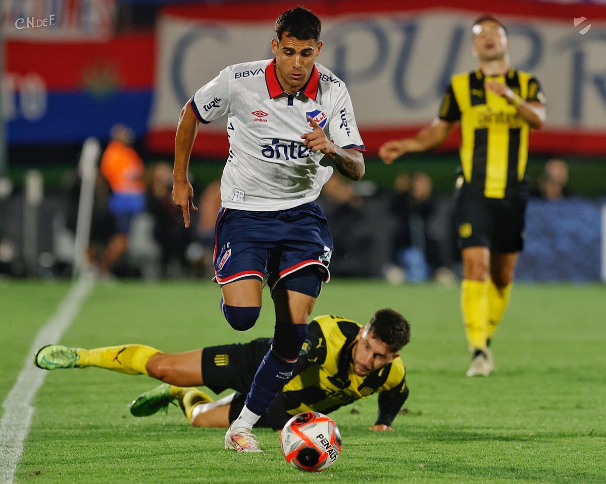 13:30pm Sale la lista de los convocados

16:27pm te anuncian oficialmente como jugador de Nacional 

18:15pm Modifican la lista y te citan 

22:55pm Gol para sentenciar el clásico 

Tranqui el Lunes de Lucas Villalba