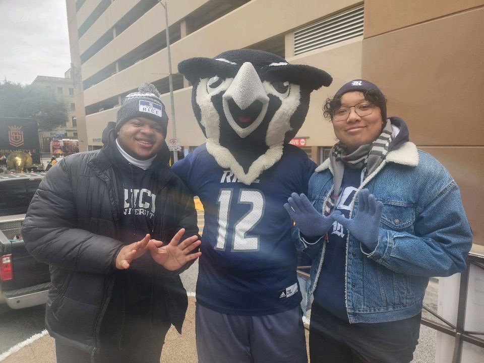 geekettebits's tweet image. There’s a lot to process today but Jaden continues to bring joy and hope in this world! She represented @RiceUniversity on Houston’s MLK Jr. float. 🦉Intelligence incl. the importance of really understanding. (24:49) youtube.com/live/eNpPTP1id…