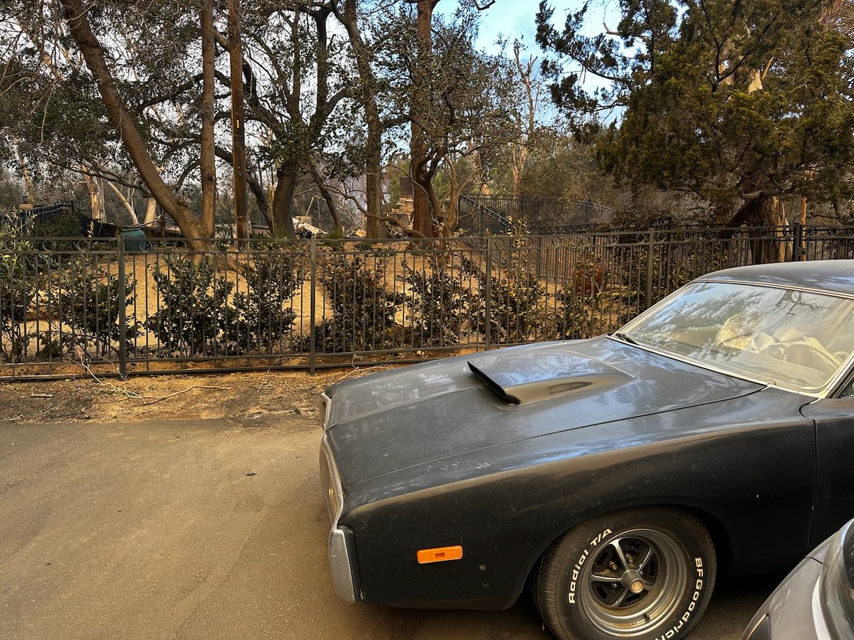 I'm not a big X poster, but I wanted to share a tiny bit of good news in troubled times: Michael Westen's charger from #BurnNotice miraculously survived the #EatonFire in Altadena, CA despite being parked between two structures that tragically burned.