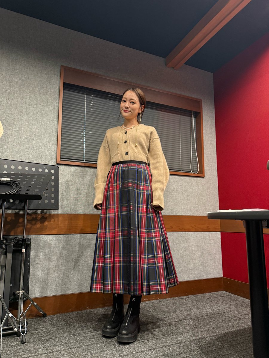 chaylikeyou897's tweet photo. 今週の #chaylikeyou897 は…

⋱　 chay Meets Guest✨　⋰

今週も #新浜レオン (@niihamaLEON )さんをお迎えしてお送りします！

♡ #COOHEM #ベルベットチェックツイードジャケット
♡ #marka #シェトランドコクーンワイドパンツ

木曜21:30〜O.A📻
お楽しみに🦁

#AnotherADdress https://t.co/NI5tIq0T1j