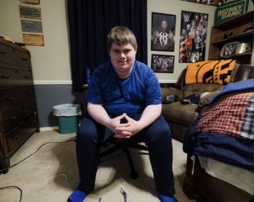 edhoneystone's tweet image. Riley Leonard when I put my American currency on the ND+8.5.