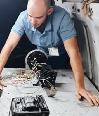 Las herramientas y recursos materiales empleados en las redes de Fibra óptica son muy costosos y se adquieren en divisas en el mercado internacional. <a href="/ETECSA_Cuba/">ETECSA</a> precisa de esas divisas. #EtecsaTeAcompaña #EtecsaConCuba