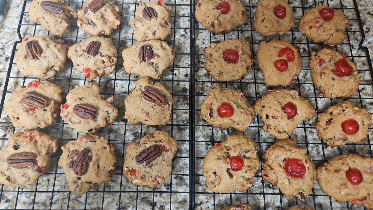 peacefuljourn's tweet photo. Baked my favorite cookies tonight- my great grandma's recipe! #dadscooking #Feelgood #homecooking https://t.co/iczIOT9x78