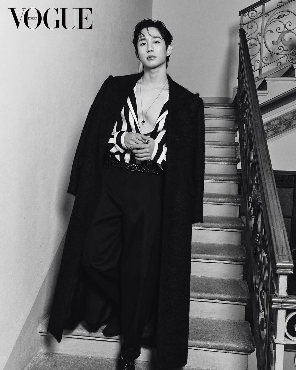 Jung Haein for Vogue Korea at Dolce &amp; Gabbana show Milan Fashion Week •kdm•

 SO HANDSOME!!!!