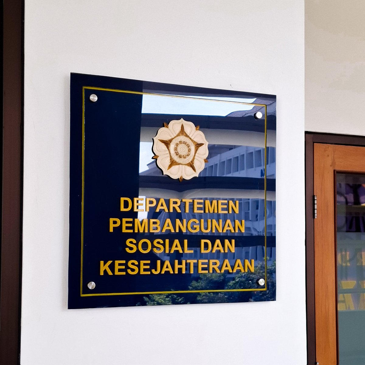 Atribut Pionir by Warung Srawung tweet media