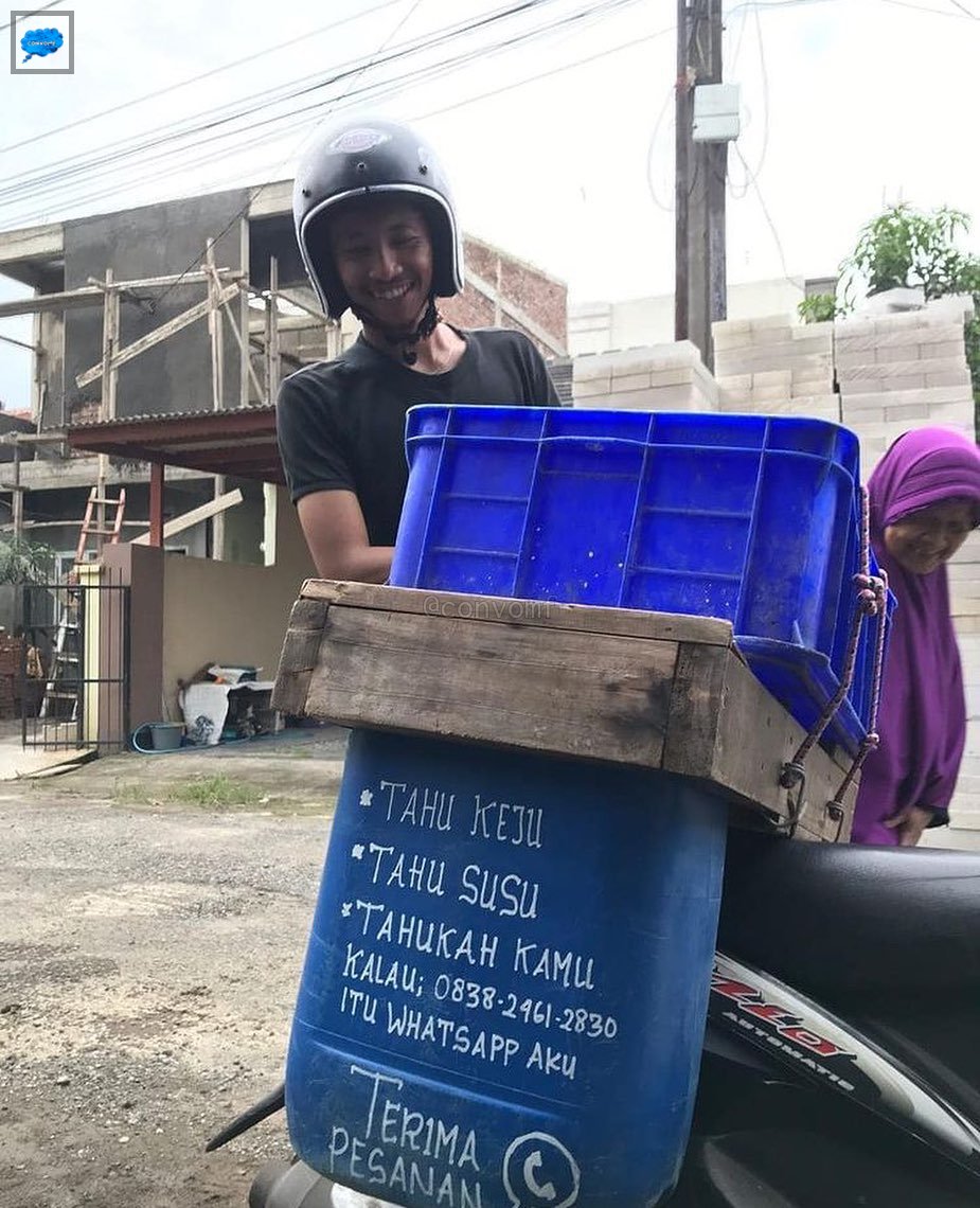 andinadwifatma's tweet image. Flirting sekaligus berbisnis juga lewat WA👍