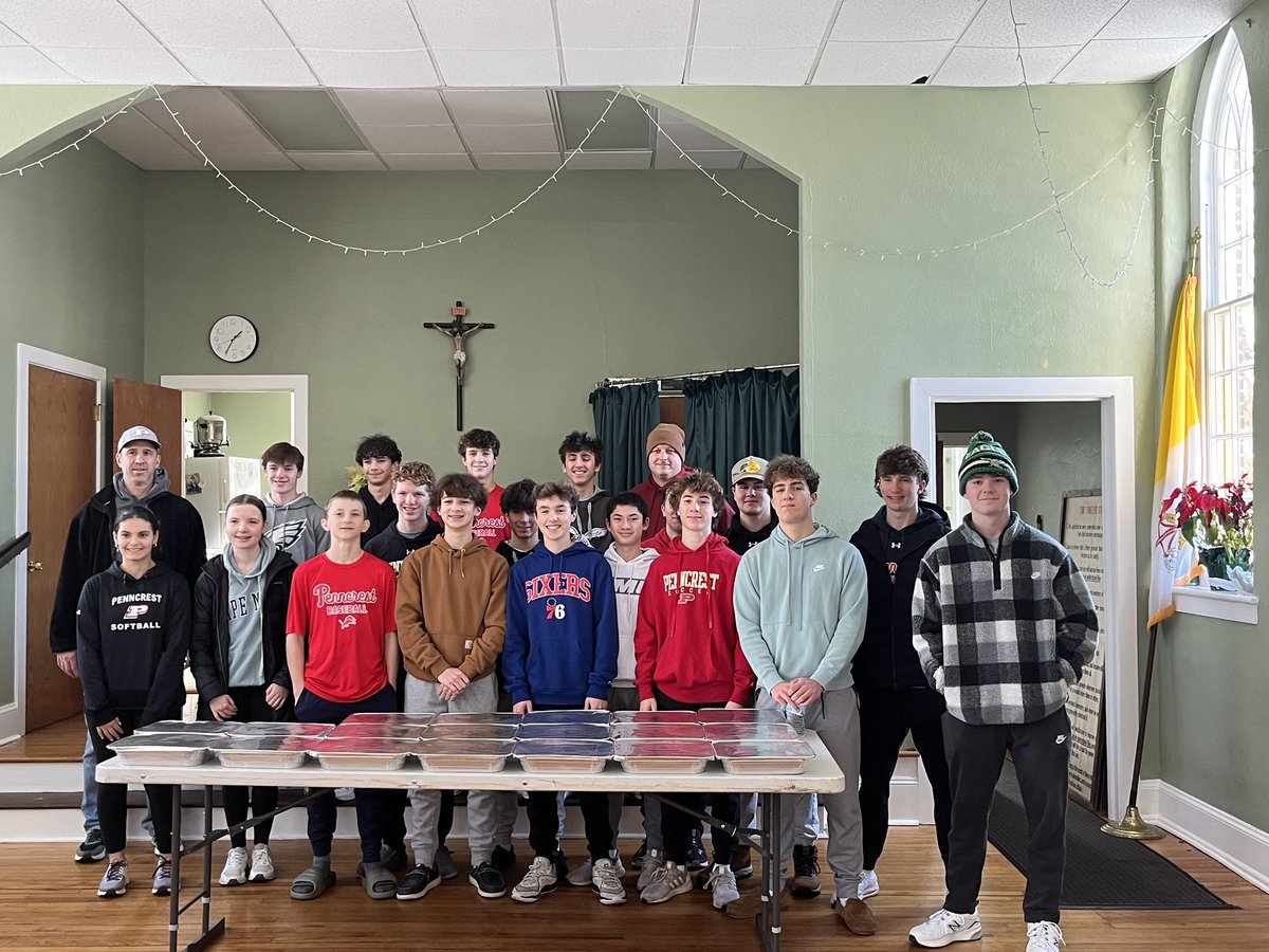 PcrestBaseball's tweet image. One of our six core values is to SERVE. What a special opportunity to partner with Nativity and Penncrest Softball on MLK day to provide food for those less fortunate. 43 athletes, parents, and coaches assisted in making 235 sandwiches and 20 casseroles! Proud to be a Lion 🦁
