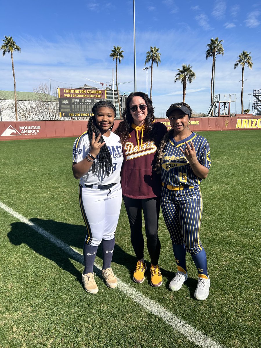 ag132010's tweet image. Grateful for the amazing experience with @ASUSoftball Thank you for the memories, lessons, and the incredible time on the field. Go Sun Devils! 💛❤️ #ForksUp #SunDevilSoftball @jazzvesely @14ujazz @Coach_JBloomer @coachcbartlett @JMan4514