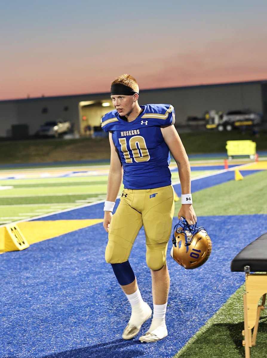 Junior Season Stats:
🏈 1,611 Season passing yards
🏈 3,174 Career passing yards 
🏈 24  Season passing touchdowns
🏈 46 Career passing touchdowns 
🏈 1st Team MRVCE All Conference 
🏈 All District QB
🏈 Academic All Conference
🏈 Offseason Award