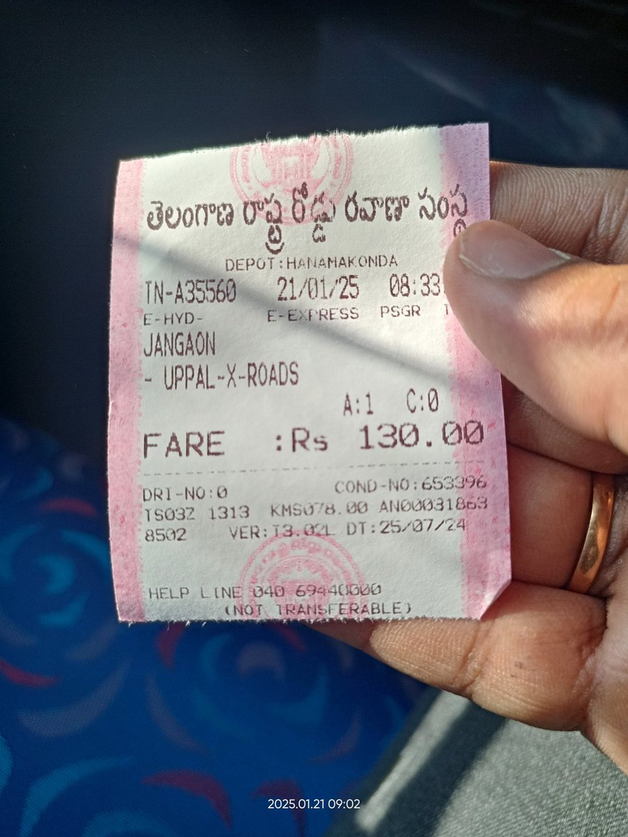 dr_pschandra's tweet photo. @TGSRTCHQ 
Is normal E- express allowed for breaks in between. Delayed 30mins of Journey. https://t.co/1WdCDKlUiV