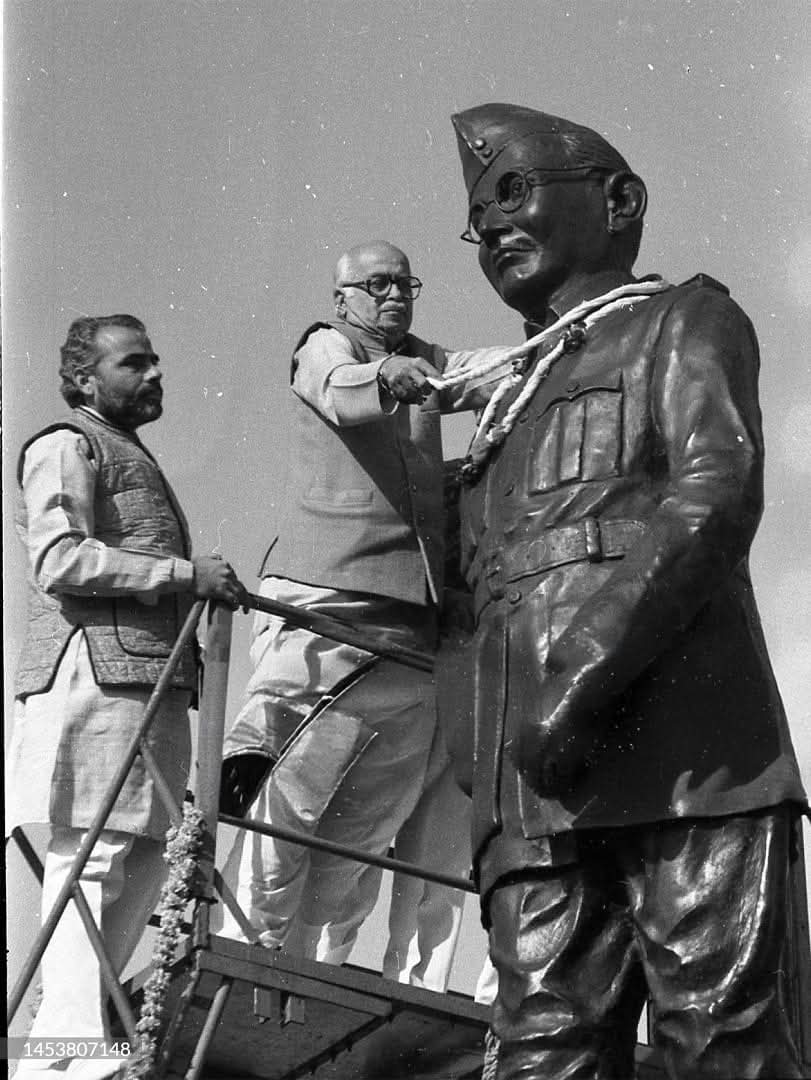 SSukhmandra's tweet photo. @ombirlakota @mannkibaat @narendramodi @myogiadityanath @CMOfficeUP @ChiefSecy_UP @dgpup @Dmpilibhit @pilibhitpolice @BJPPilibhit माननीय@rashtrapatibhvn, @narendramodiजी,@myogiadityanathजी,23जनवरी को नेताजी सुभाष चन्द्र बोस के जन्मदिन को जन-जन का आंदोलन के रूप में मनाना क्या सामाजिक-आर्थिक अपराध की श्रेणी में आता है। संलग्न पत्र @dgpup,@pilibhitpolice  संज्ञान में लेने की कृपा करें। https://t.co/vJsdnvCBkz