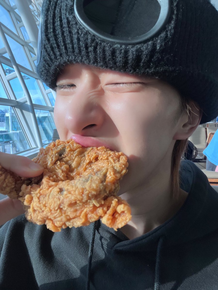 pearsistent's tweet image. Siapa mau ayam?