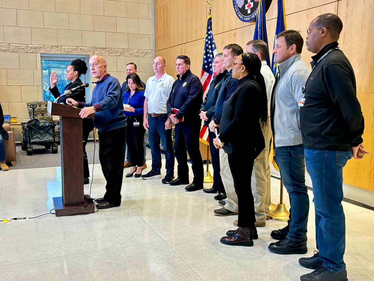 City of Houston (@houstontx) on Twitter photo Please stay at home and leave our roads for our first responders tonight!
<a href="/houmayor/">Houston Mayor's Office</a> Whitmire urges everyone to stay warm and stay safe. Forecasters say we will get heavy snow, making our roads unsafe. Be prepared to stay at home for the next 48 hours.
youtu.be/UydTlrPAX10?si… Please stay at home and leave our roads for our first responders tonight!
<a href="/houmayor/">Houston Mayor's Office</a> Whitmire urges everyone to stay warm and stay safe. Forecasters say we will get heavy snow, making our roads unsafe. Be prepared to stay at home for the next 48 hours.
youtu.be/UydTlrPAX10?si…