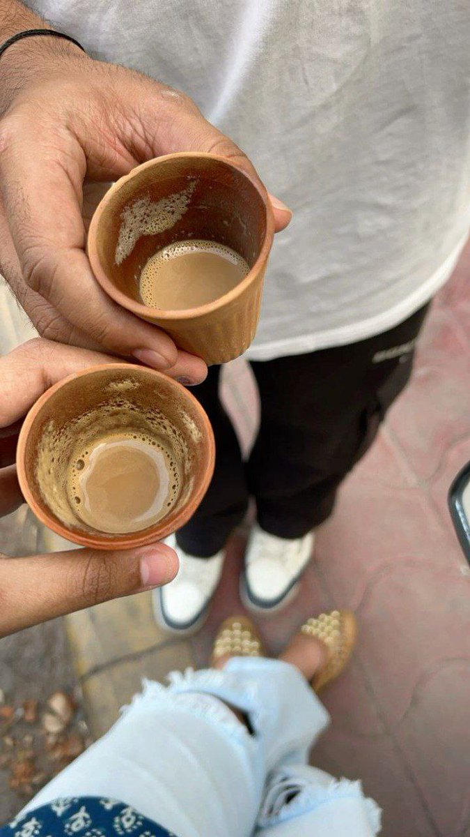 VIKRAMPALSIYOL's tweet photo. Insan ko chhaiye kiya
Ek Humsafar,

2 cup chai aur
Aaj pata hai kya hua....!!!
#frend https://t.co/38UuVDN0lf