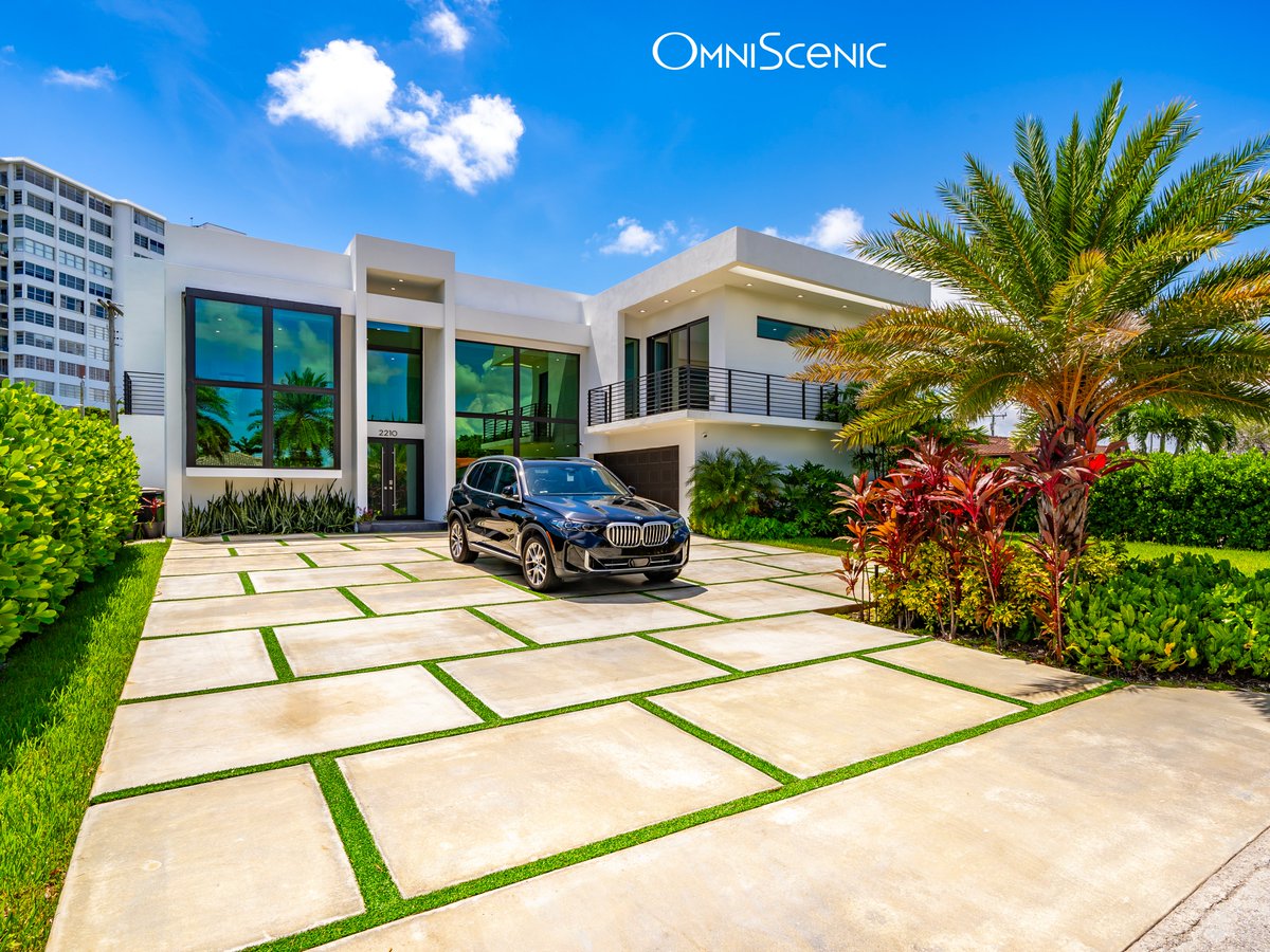omniscenic's tweet photo. We provide stunning interior, exterior &amp; aerial photography &amp; videography for real estate, interior designers, architects, builders, developers &amp; more.

📍South Florida

Contact us today for prices &amp; availability! https://t.co/4GVp4pNOMI