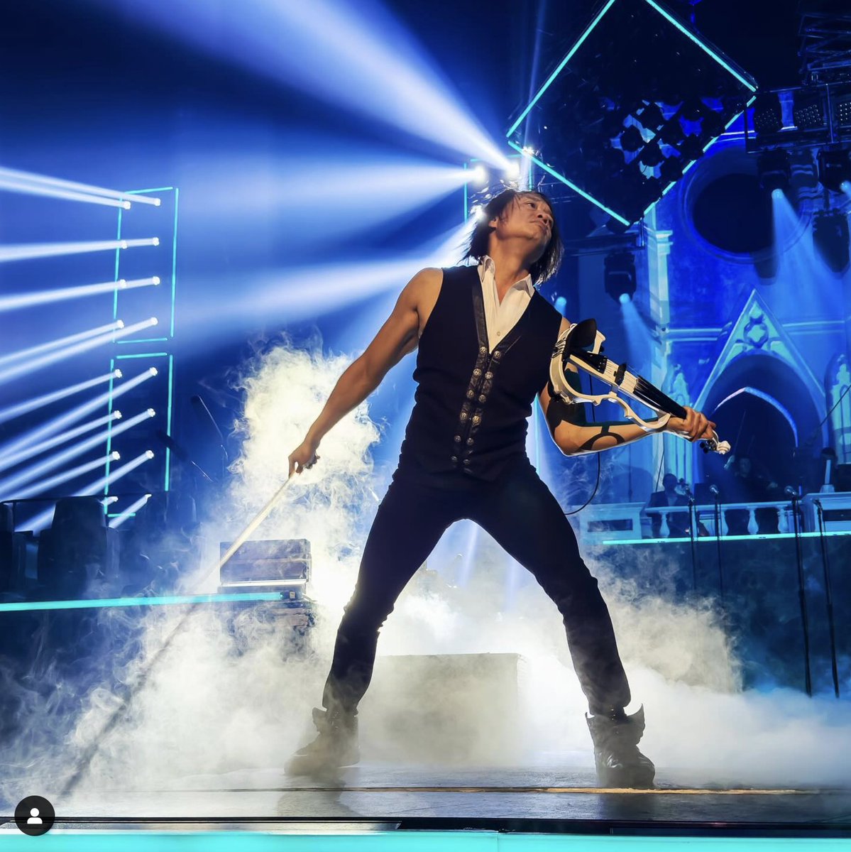 “GIVE’ER” #TransSiberianOrchestra #Violin #Violinist #Performer #Speaker #RoddyChong #Work #JeremyScott #Adidas #JeremyScottAdidas #JeremyScottWings #YamahaStrings 
📸: Hi-Def Photography &amp; Films