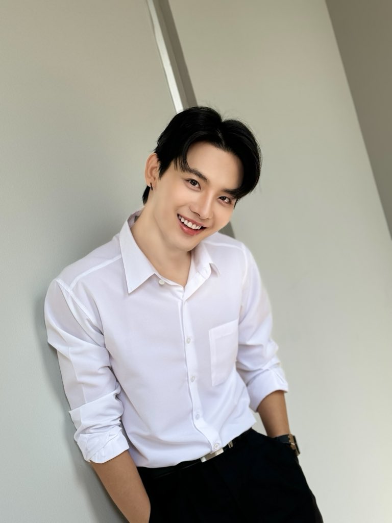 SnookTuinuiTH's tweet photo. รับบท บู๊ นักศึกษาหนุ่ม คณะบริหาร  
@Chaissp_ 

#chai_ssp 
#TheHellGuardQ1 
#SnookTuinuiManager https://t.co/PU2yktbYNC