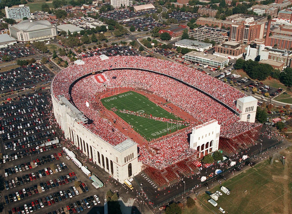 TroyDong420's tweet photo. 100k in the stadium vs 100k in the streets https://t.co/wRoWvFC5MG