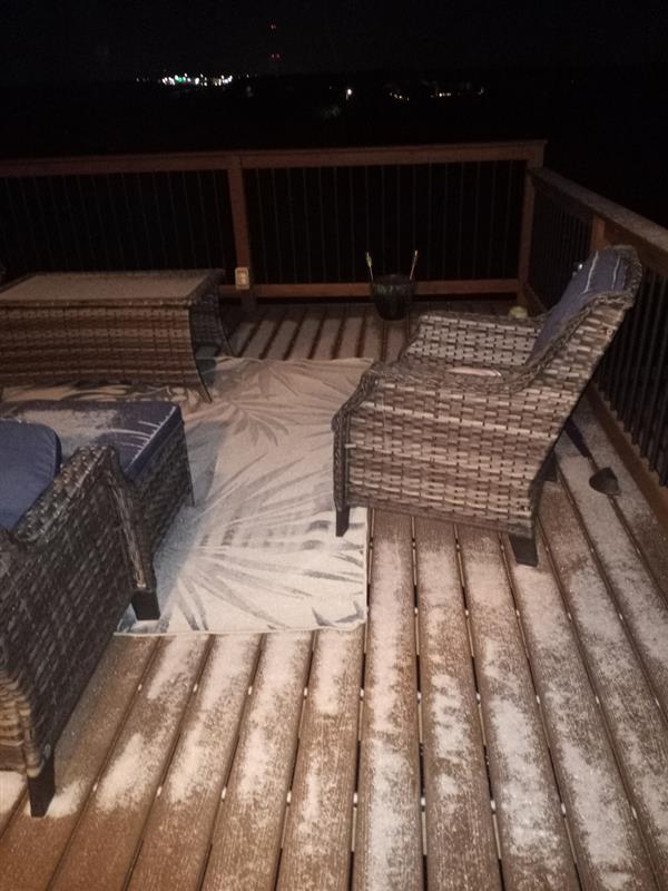 light snow in New Braunfels 945p - pics from @kens viewer Chris Burgett <a href="/BillTaylorKENS5/">Bill Taylor</a> <a href="/PaulMireles/">Paul Mireles KENS TV</a> <a href="/RShoptaugh/">Ryan Shoptaugh</a> <a href="/RoxyVanRuiten/">Roxy Van Ruiten</a> @JeremyBKENS5