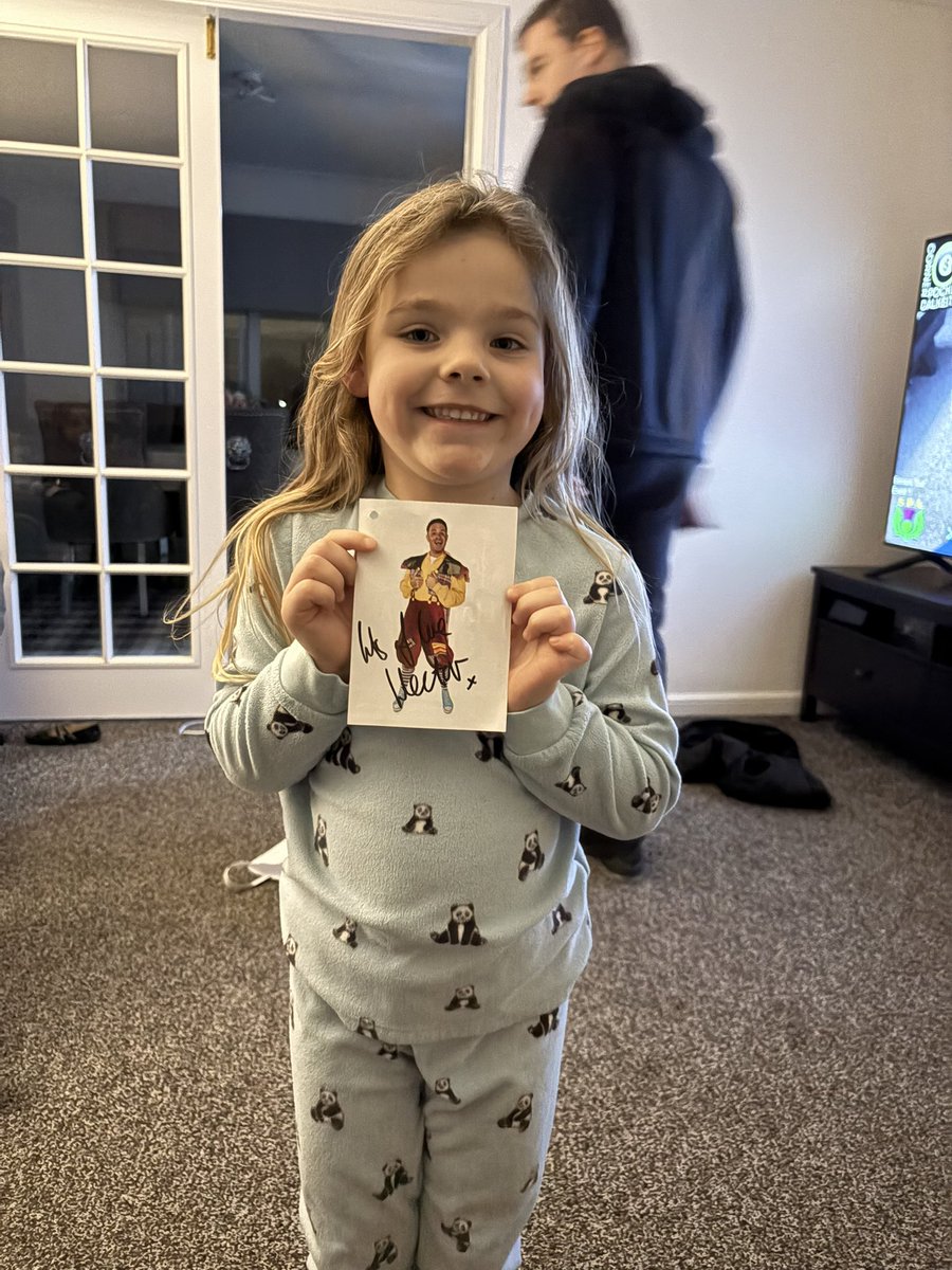traceydough7's tweet photo. @ChrystonPrimary 
So proud of this girl for being brave and going up on the stage at the pantomime last week she was a superstar x https://t.co/gwnOBga1e8