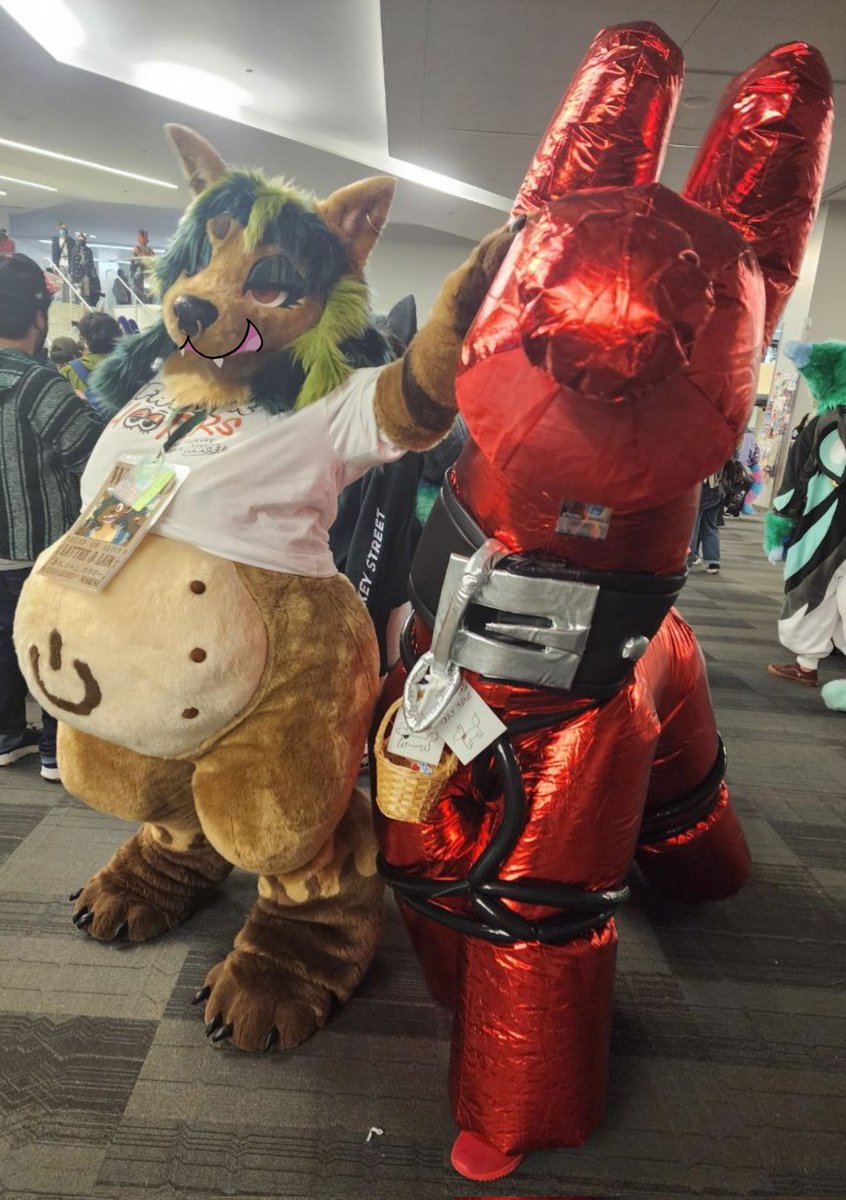 A balloon dog and a dog balloon, name a more dynamic duo!