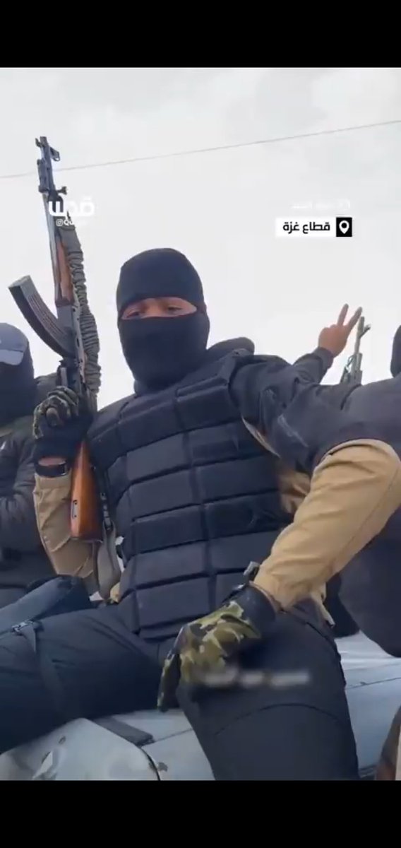 A Gaza non ci sono soldi per acqua,cibo,energia, riscaldamento,vaccini
Ci sono soldi per armi nuove di zecca,proiettili,giubbotti antiproiettile nuovi di zecca, divise nuove di zecca,costosi veicoli nuovi di zecca,ma i media italiani sono così stupidi da non notare certi detagli