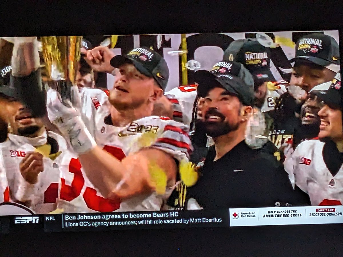 cy6950's tweet photo. @OhioStateFB  #BuckeyeLegends 🏈🏆 https://t.co/ShyyhMxk2n