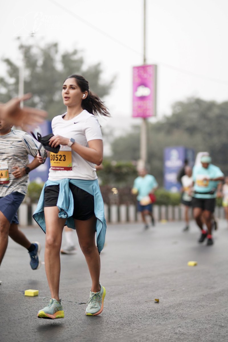 nikifyinglife's tweet photo. Running behaviour 😬🫶✌️
#TataMumbaiMarathon2025 #21km https://t.co/tGz73WYp4N