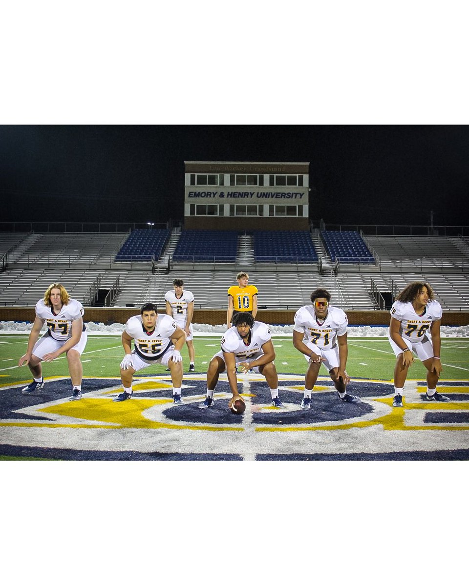 HarleeMario78's tweet photo. Had a great time this past weekend at @EmoryHenry_FB! Thanks @CoachDWoodson for the opportunity and the rest of the amazing staff and the rest of the players for the amazing weekend! https://t.co/WpLcxYe2p6
