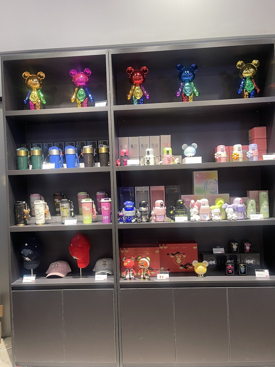 vhnfralGe704LqM's tweet image. #cosmosbear #spacetimecube #seaconbangkae