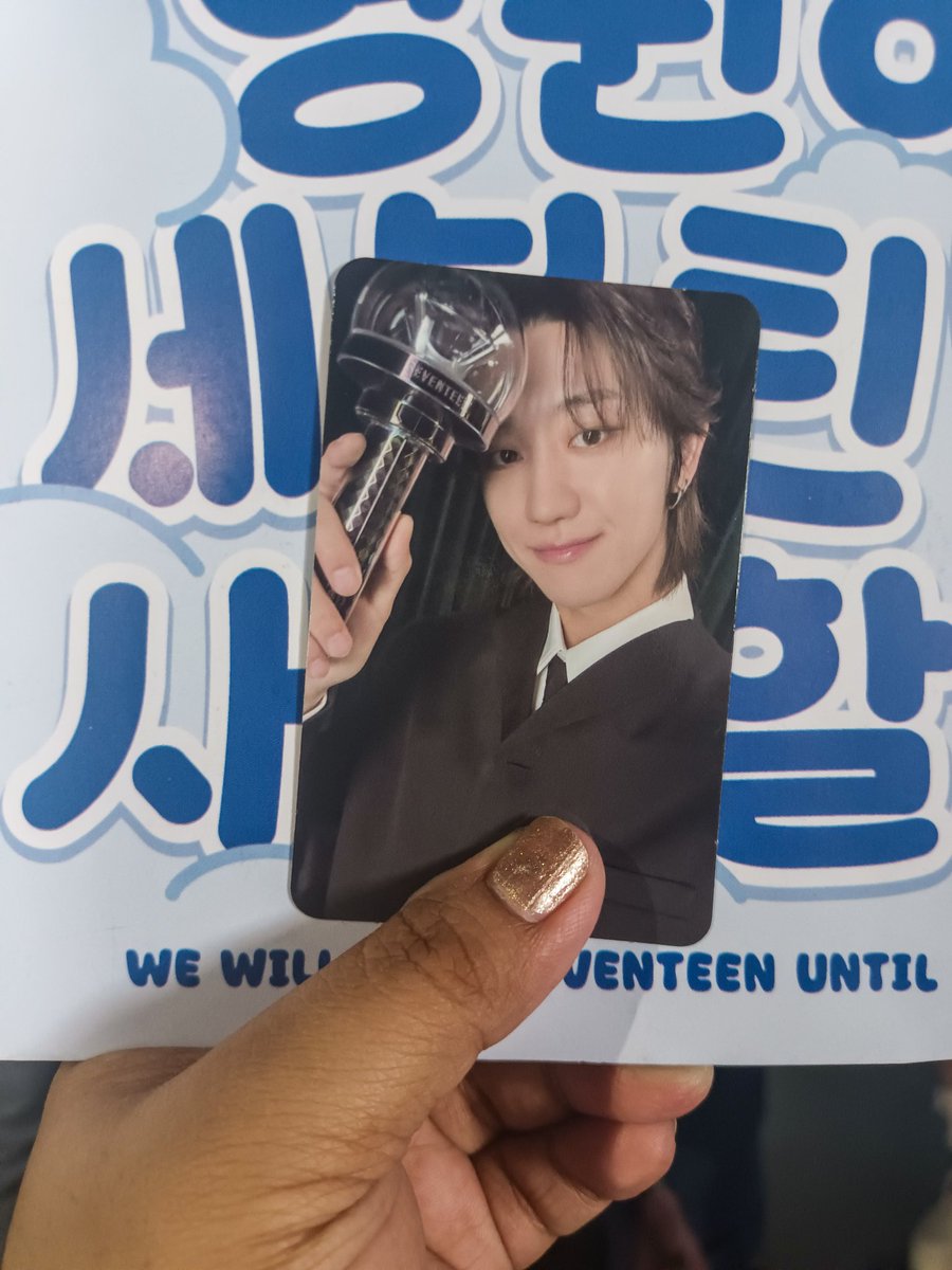 sbrmxxy's tweet photo. Ahhhh idk why do I feel so empty after this con 🥺 there's a missing piece that needs to be filled huhu but still feeling hopeful because of all these subtle hints. Ayokong umasa but please 🩷🙏🩵  

✨️To see Seventeen once again this yr✨️ https://t.co/L7gVMJOg5n