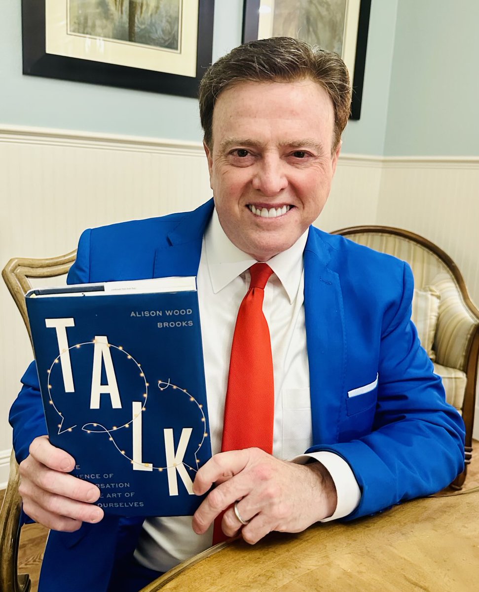 If you want to be a great conversationalist, read TALK.   Alison Wood Brooks new book is insightful, useful, and fun to read. I love this book! @profalisonbrooks <a href="/HarvardHBS/">Harvard Business School</a>
#talk #talkbook #bookrelease #hbs

amazon.com/Talk-Science-C…