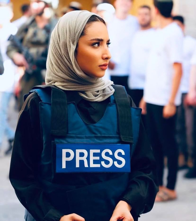 Israeli occupation forces have KIDNAPPED young Palestinian journalist Farah abu Ayyash from Al Khaleel in the occupied #West_Bank!