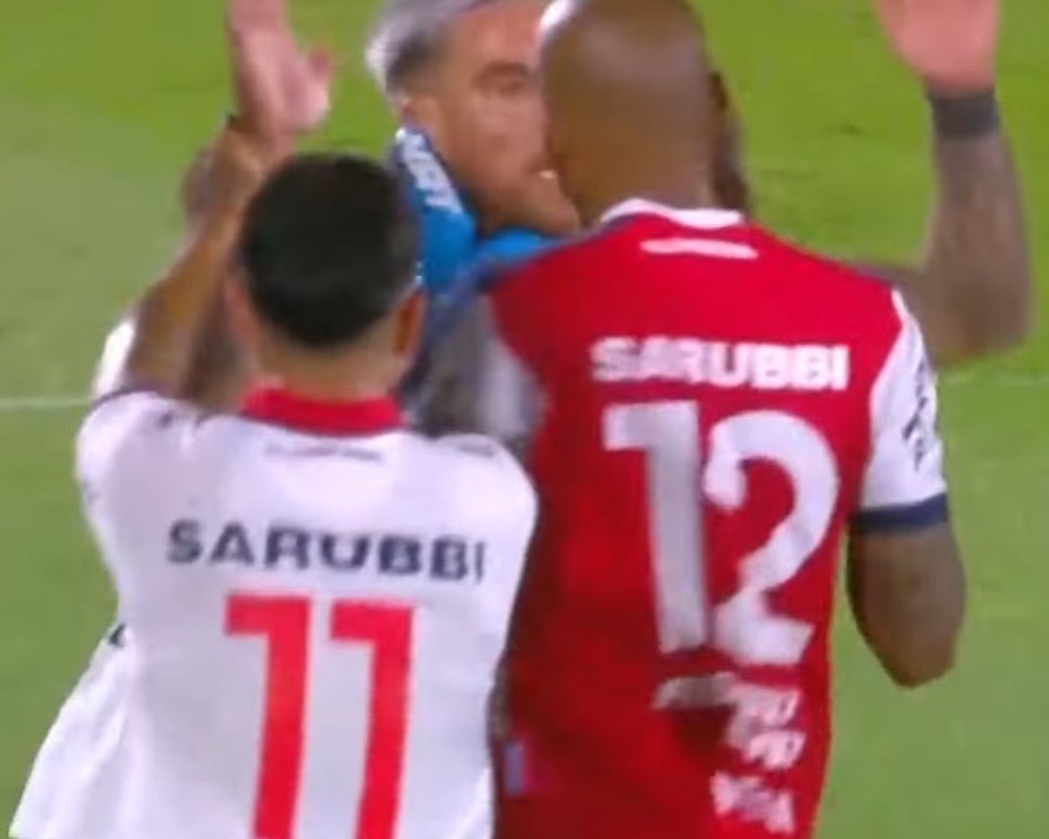 Con Mejía no te dio, en mi barrio eso se llama ser un cagón