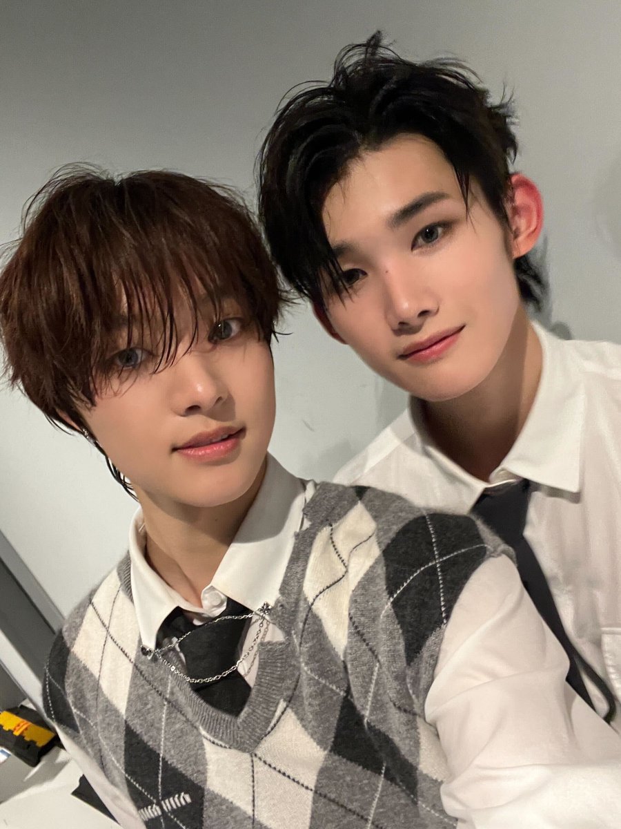 🌐 [SCHEDULE] 250121

&amp;TEAM EJ and JO will appear on KBS "Minju's Pink Cabinet" next week. 

📅 30th Jan 
🕖 07:00PM KST/JST

You can leave questions for the members in the replies of the tweet below 👇

#andTEAM_EJ #andTEAM_JO #의주 #죠 
#andTEAM #앤팀 <a href="/andTEAM_members/">&TEAM</a>