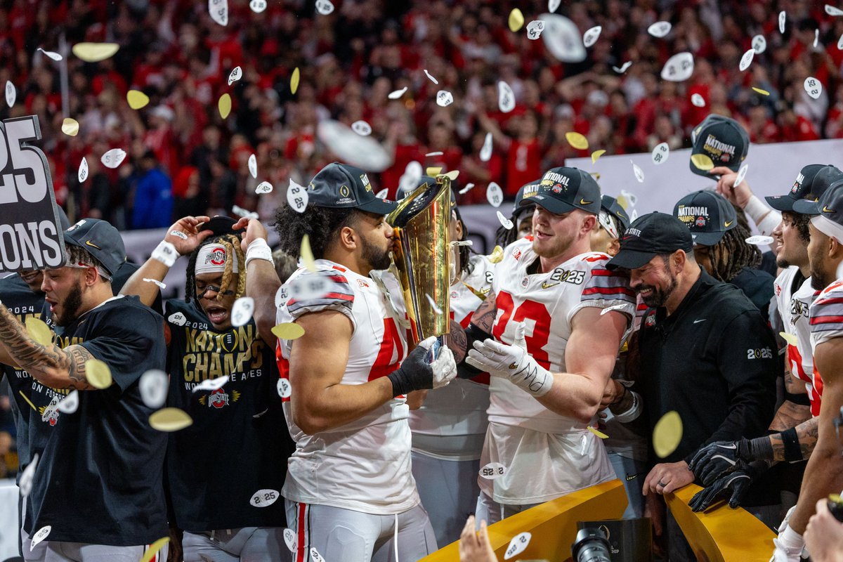 LanternSports's tweet photo. Forever #Buckeyes, forever National Champions. https://t.co/oTJ1Hp516N
