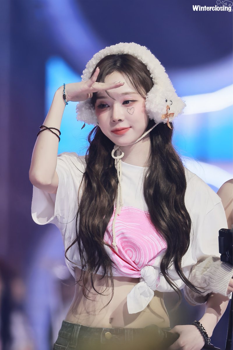 kwtclosing0101's tweet image. 250111 SMTOWN
Why she’s so cute🥺🥺🥺
#aespa #æspa #에스파
#WINTER #윈터