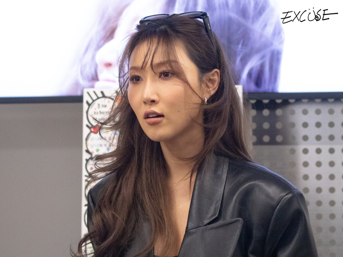 250118 시그팬싸 화사

 🖤

#마마무 #화사 #MAMAMOO #HwaSa