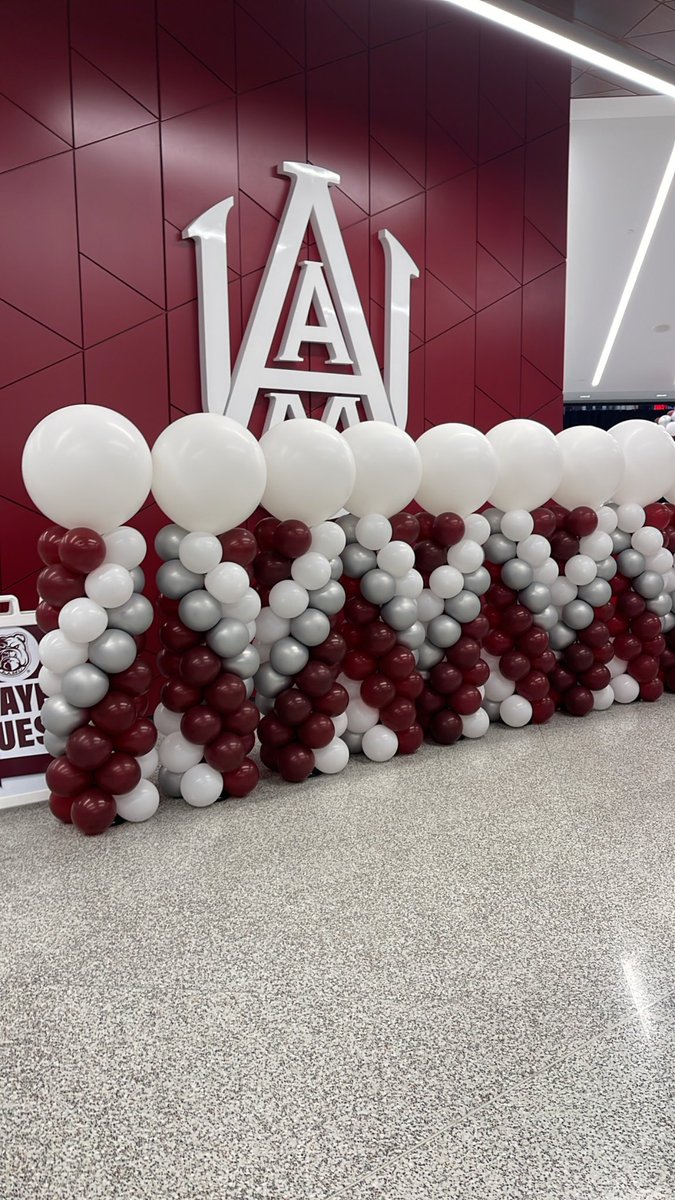 Thank you <a href="/Coach_Sam_Shade/">Coach Sam Shade</a> <a href="/CoachACCarter/">Antonio Carter</a> for having me on an amazing visit <a href="/Jaymai18/">Jason Mai</a> <a href="/SJPIIPanthers/">SJPII Athletics</a>