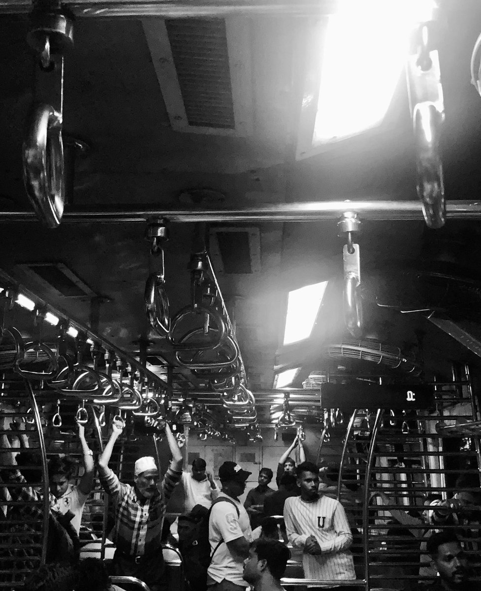 ArdhenduMishra's tweet image. Bambai’s Lifeline!! #lastlocal #Mumbai