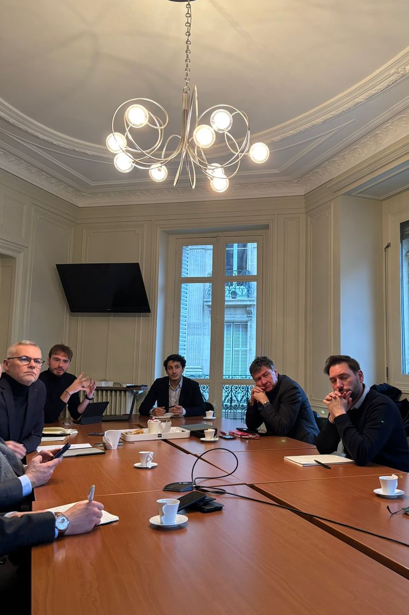 APVF (@petitesvilles) on Twitter photo Lors du 1er Conseil Scientifique de l'APVF, <a href="/A_Bristielle/">Antoine Bristielle</a> de la <a href="/j_jaures/">Fondation Jean-Jaurès</a>, a présenté les résultats du #ProjectTempo sur l'acceptabilité des politiques écologiques. Avec <a href="/jlcassely/">Jean-Laurent Cassely</a> , ils ont exploré les enjeux pour les petites villes. Lors du 1er Conseil Scientifique de l'APVF, <a href="/A_Bristielle/">Antoine Bristielle</a> de la <a href="/j_jaures/">Fondation Jean-Jaurès</a>, a présenté les résultats du #ProjectTempo sur l'acceptabilité des politiques écologiques. Avec <a href="/jlcassely/">Jean-Laurent Cassely</a> , ils ont exploré les enjeux pour les petites villes.