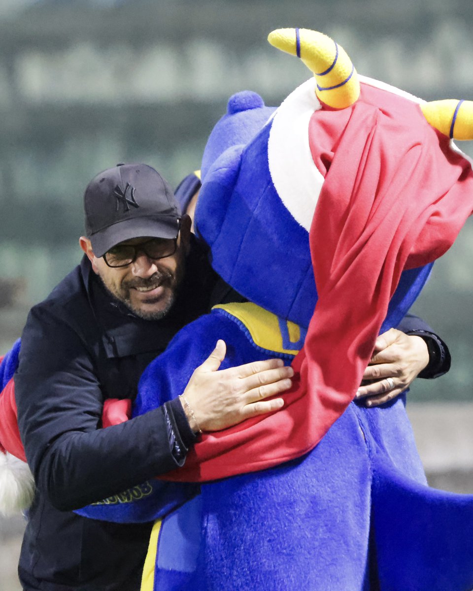 È la Giornata Mondiale dell’Abbraccio 🫂💛💙

#ForzaCarrarese #Drag08