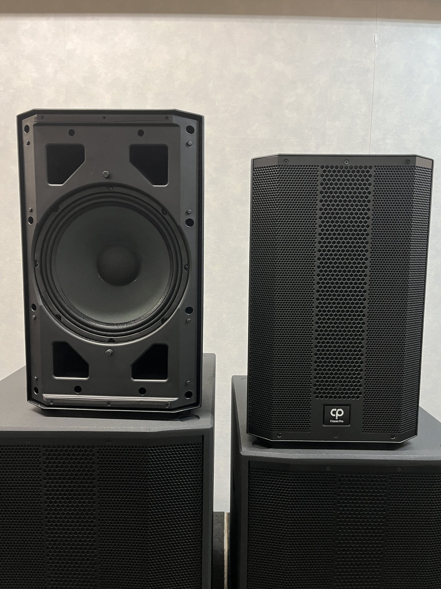 MoniOne 150W スピーカーシステム CLASSIC PRO MoniOne 導入！ - ある音楽家の日常