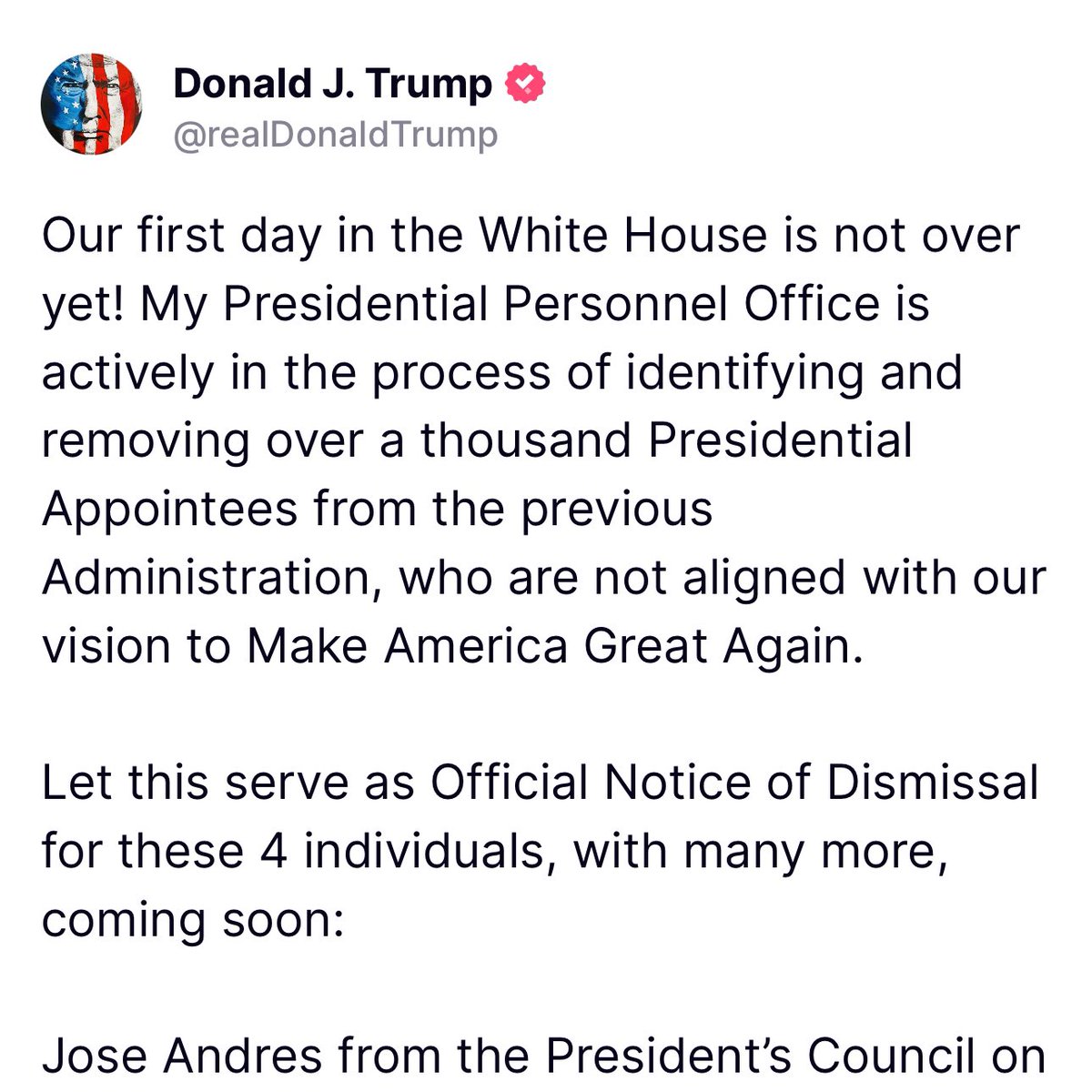 🇺🇸 | Donald Trump despidió anoche a más de mil designados de la administración anterior, incluyendo a José Andrés (chef y activista), Mark Milley (Consejo de Infraestructura Nacional), Brian Hook (Centro Wilson para Académicos) y Keisha Lance Bottoms (exalcaldesa de Atlanta).